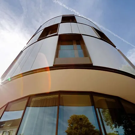 Vienna House Easy By Wyndham & 3*