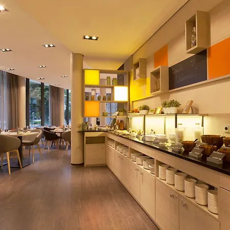 Vienna House Easy By Wyndham & מלון 4*
