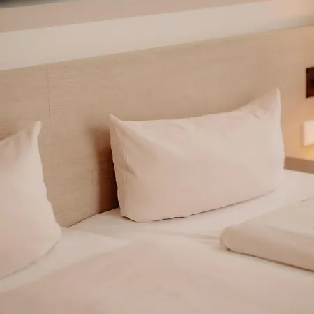 Hotel Cross By Hackmann