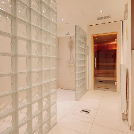 Hotel Cross By Hackmann 4*