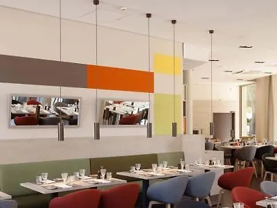 Vienna House Easy By Wyndham & 4*