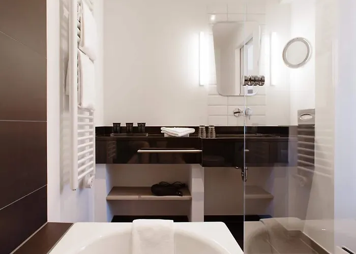 Vienna House Easy By Wyndham & 4*